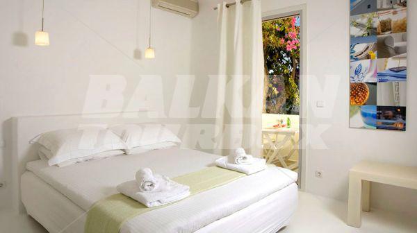 почивка в Kapetan Tasos Suites