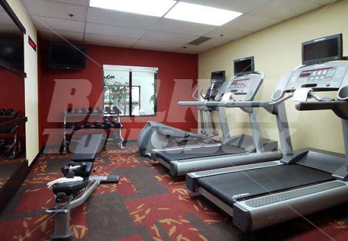 почивка в Courtyard by Marriott Dallas Market Center