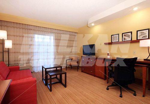 почивка в Courtyard by Marriott Dallas Market Center