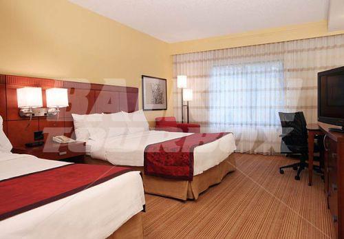 почивка в Courtyard by Marriott Dallas Market Center