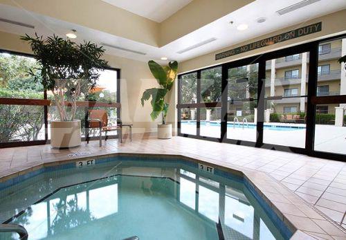 почивка в Courtyard by Marriott Dallas Market Center