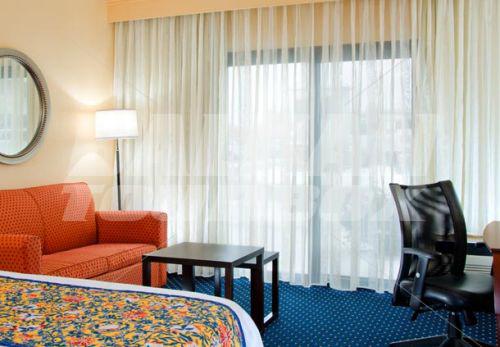 почивка в Courtyard by Marriott St. Louis Downtown