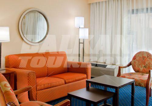 почивка в Courtyard by Marriott St. Louis Downtown