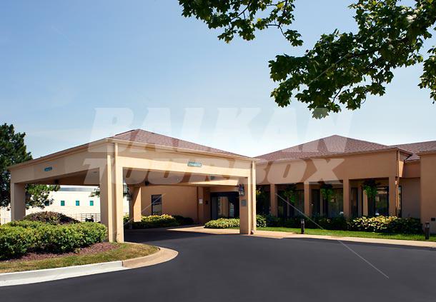 почивка в  Courtyard by Marriott St. Louis Downtown