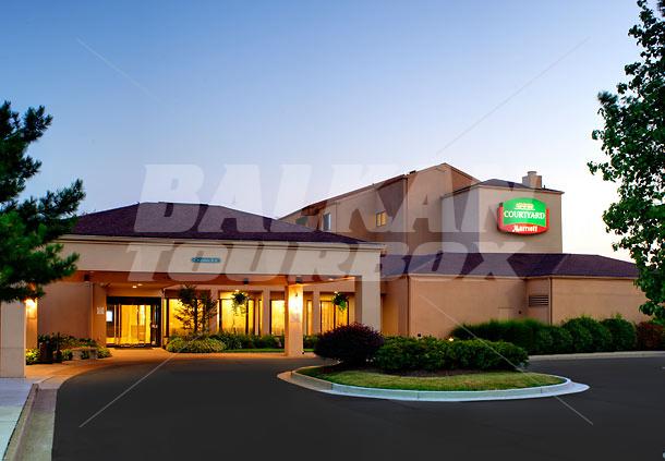 почивка в Courtyard by Marriott St. Louis Downtown