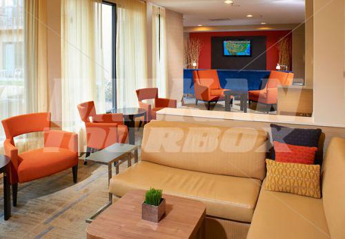 почивка в Courtyard by Marriott St. Louis Downtown