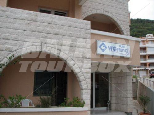 holiday in W Grand