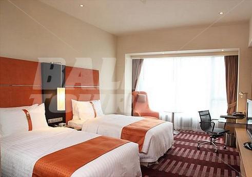 holiday in Holiday Inn Shainghai West