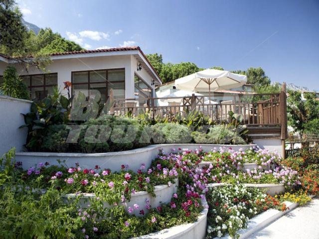 почивка в Crystal Flora Beach