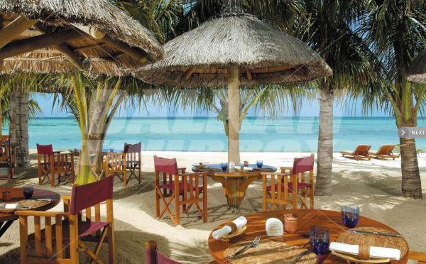 holiday in Beachcomber Dinarobin Hotel Golf & Spa