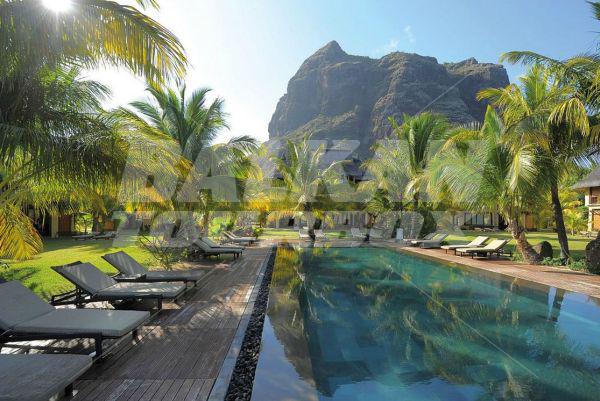 holiday in Beachcomber Dinarobin Hotel Golf & Spa