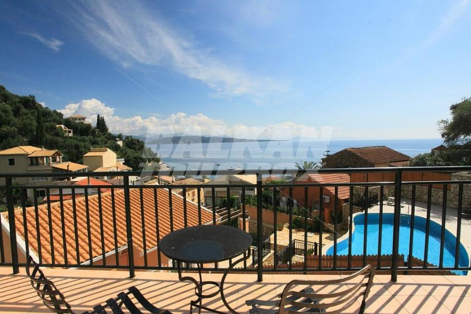 holiday in Kaminaki Villas