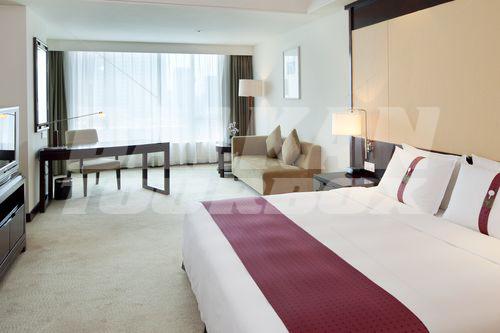 почивка в Holiday Inn Shifu