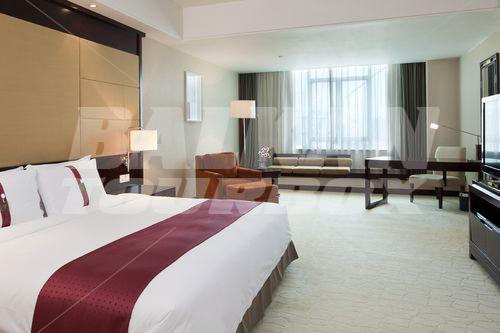 почивка в Holiday Inn Shifu