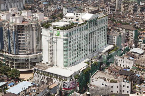 почивка в Holiday Inn Shifu