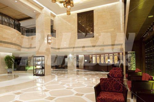 почивка в Holiday Inn Shifu