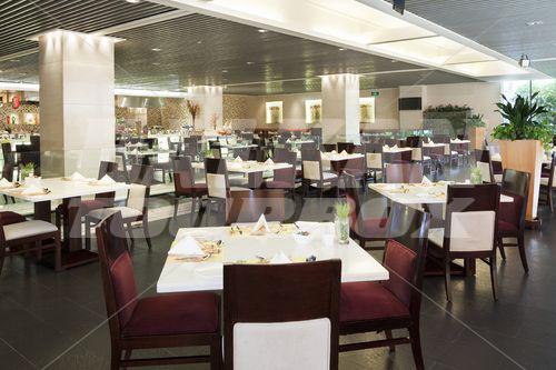 почивка в Holiday Inn Shifu