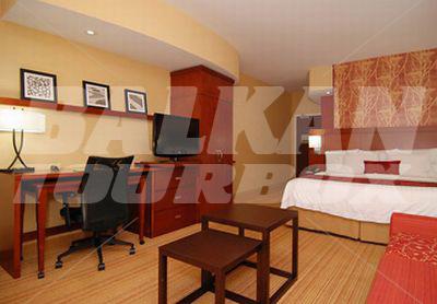 почивка в Courtyard by Marriott Dallas Arlington South