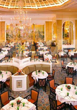 почивка в Renaissance Mayflower Marriott