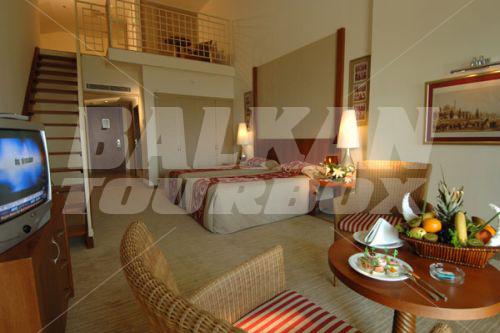 почивка в Ak-ka Antedon Hotel
