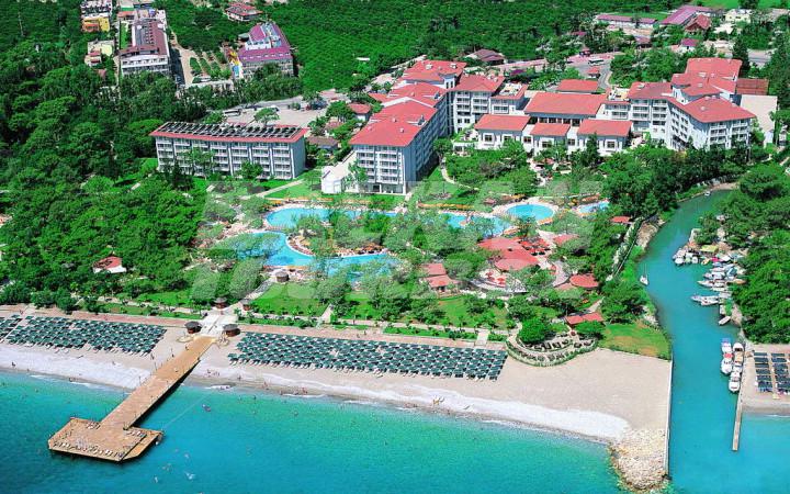 почивка в Ak-ka Antedon Hotel