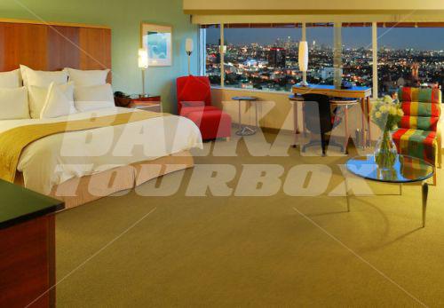 почивка в Renaissance by Marriott Hollywood Hotel & Spa