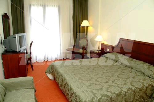 holiday in Apollonia