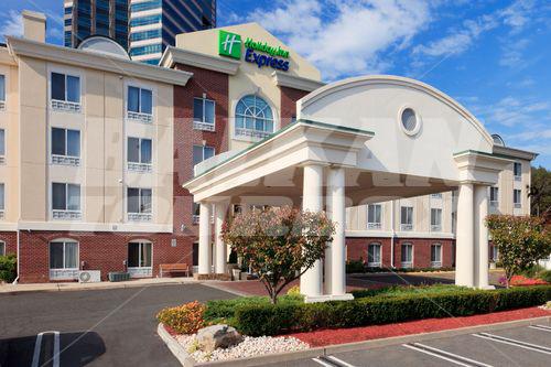 holiday in Holiday Inn Express Tower Center New Brunswick