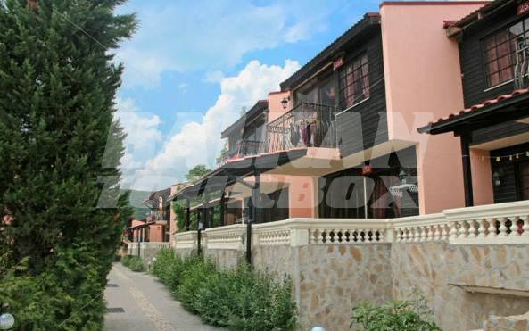 holiday in Elenite Villas