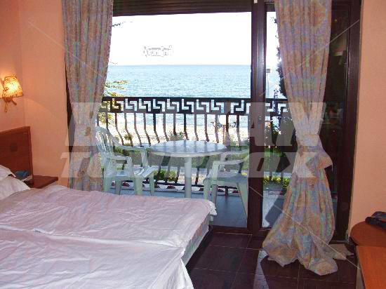 holiday in Elenite Villas