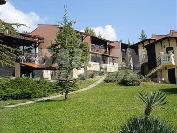 holiday in Elenite Villas