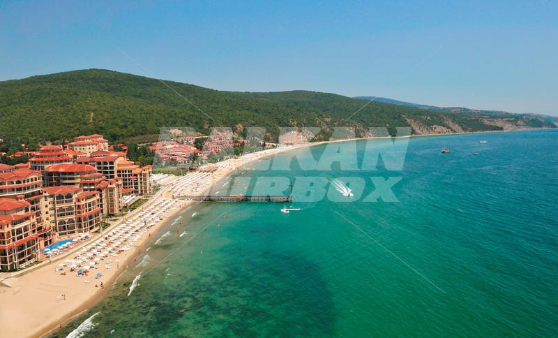 holiday in Elenite Villas