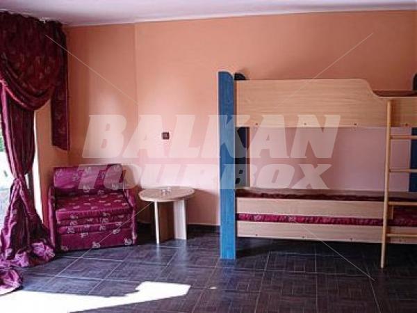 holiday in Elenite Villas