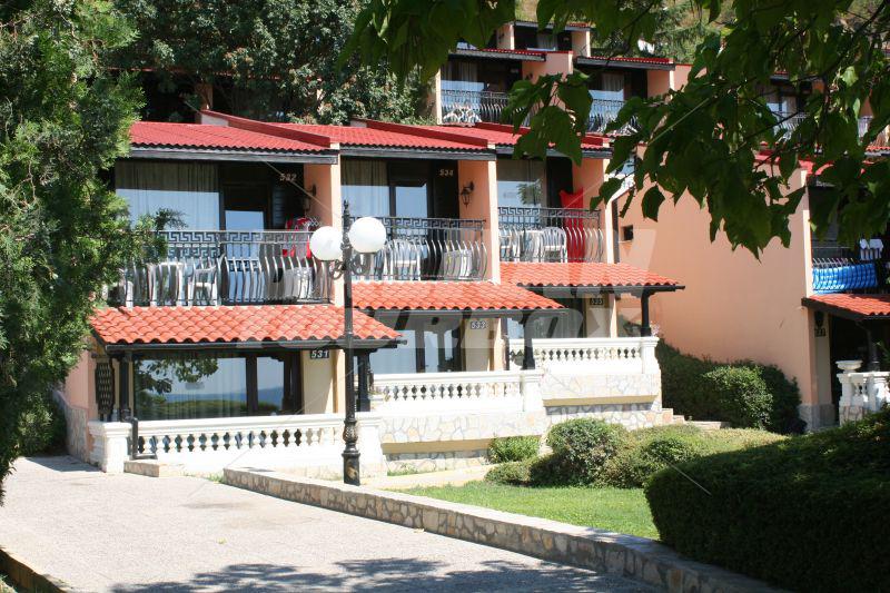 holiday in Elenite Villas