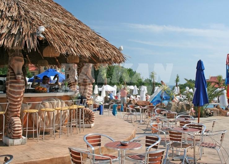 holiday in Elenite Villas