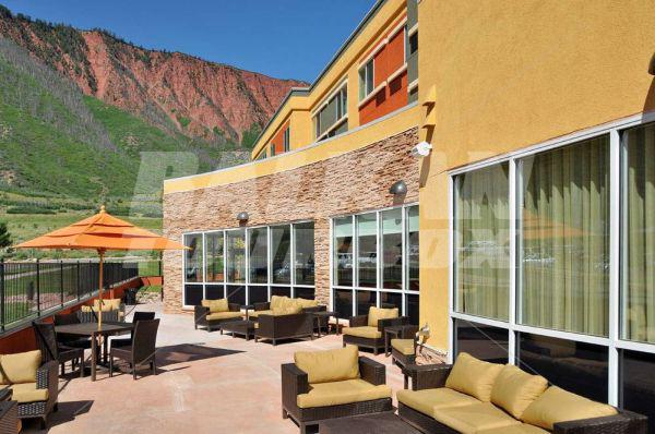 почивка в Courtyard by Marriott Glenwood Springs