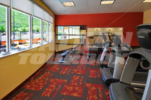 почивка в Courtyard by Marriott Glenwood Springs