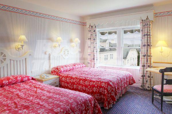 почивка в Disney's Newport Bay Club