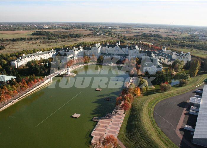 почивка в Disney's Newport Bay Club