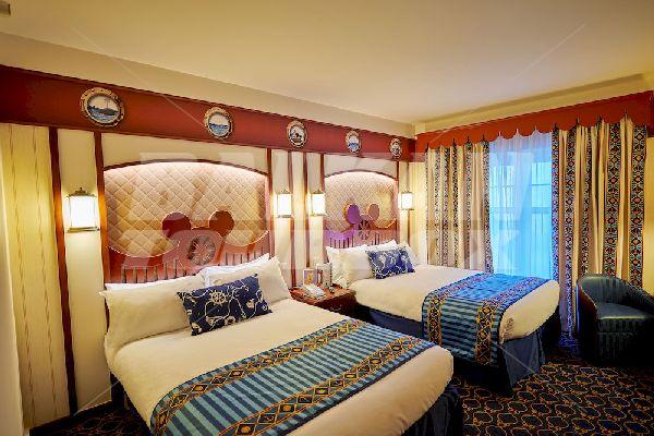 почивка в Disney's Newport Bay Club