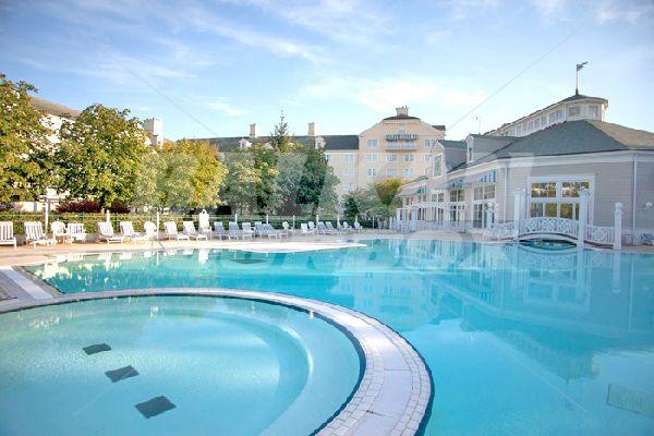почивка в Disney's Newport Bay Club