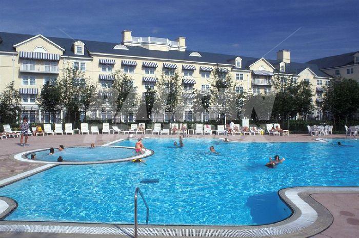 почивка в Disney's Newport Bay Club