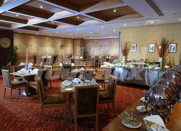 почивка в Golden Tulip Al Barsha