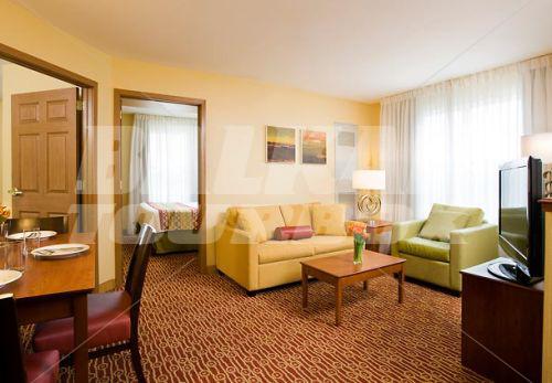 почивка в TownePlace Suites by Marriott Los Angeles LAX/Manhattan Beach