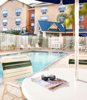 почивка в TownePlace Suites by Marriott Los Angeles LAX/Manhattan Beach