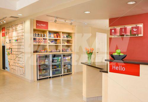 почивка в TownePlace Suites by Marriott Los Angeles LAX/Manhattan Beach