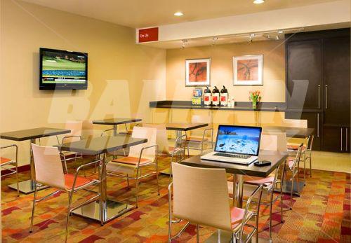 почивка в TownePlace Suites by Marriott Los Angeles LAX/Manhattan Beach