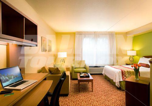 почивка в TownePlace Suites by Marriott Los Angeles LAX/Manhattan Beach
