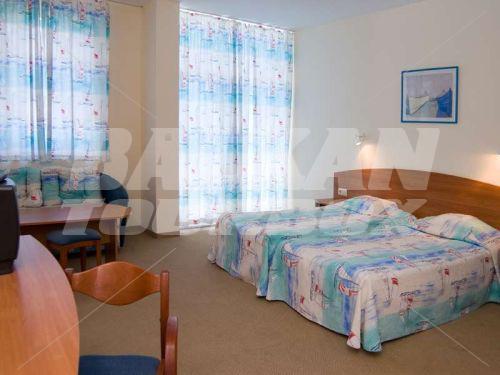 holiday in Perla Beach 1