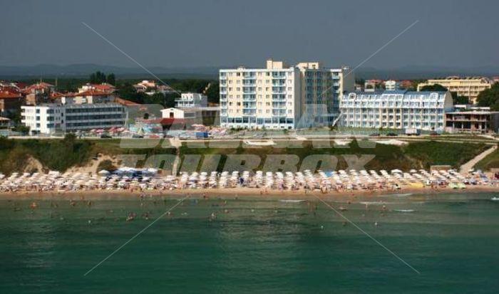 holiday in Perla Beach 1